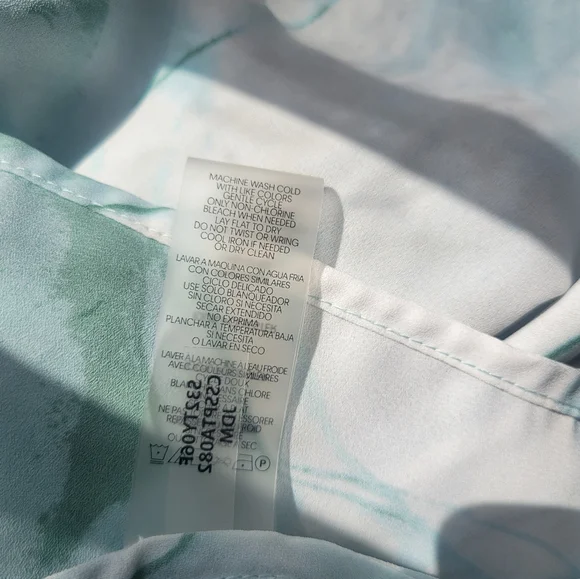 Beautiful Calvin Klein Blouse - Picture 8 of 8